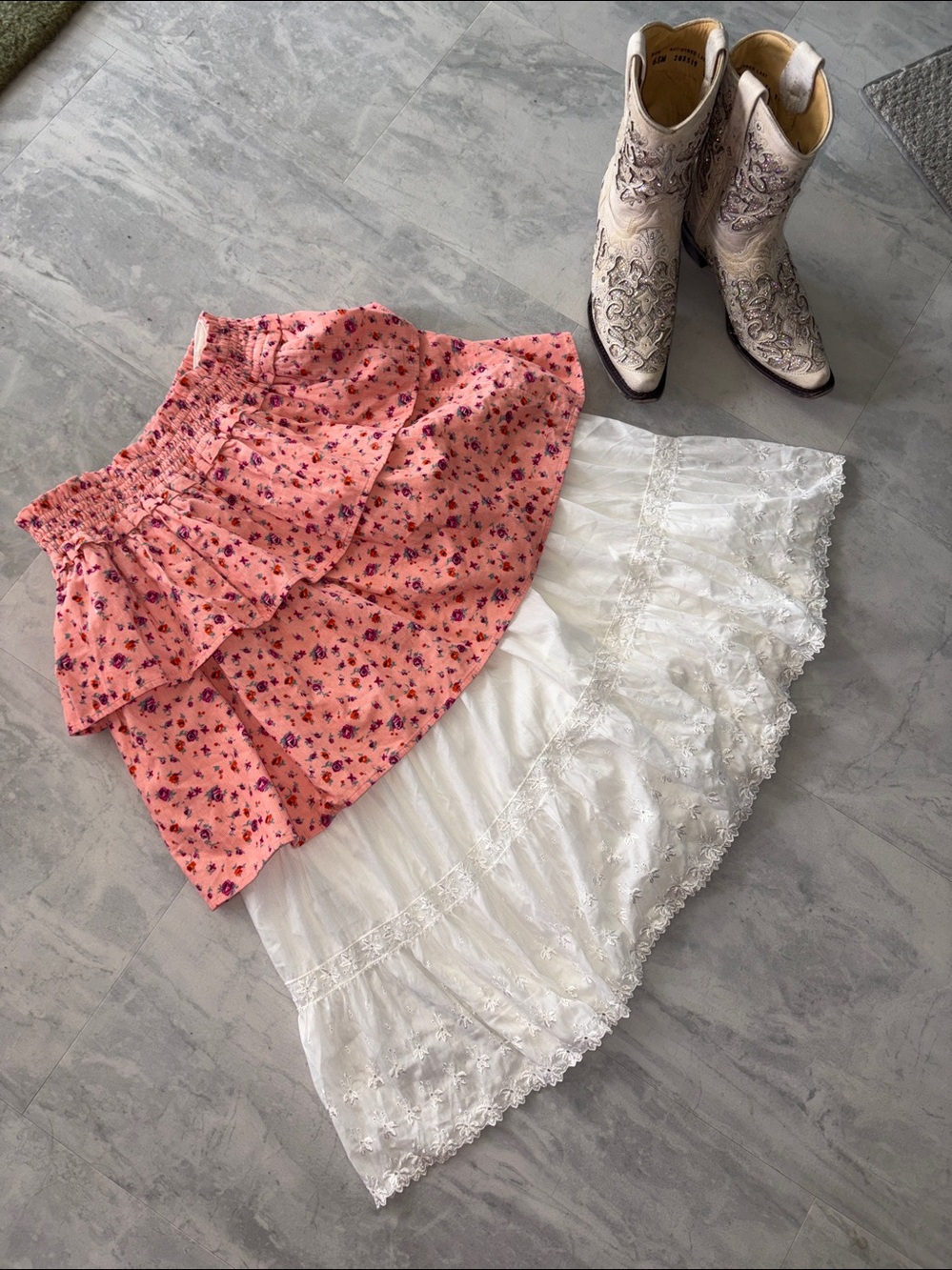 Western petticoat or lined skirt 3 Tier Eyelet/Lace Cotton Skirt white elast - Picture 9 of 11
